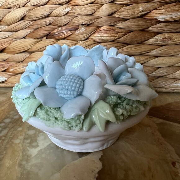 Pale blue floral candle holder - Picture 2 of 8